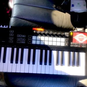 Novation 37 key midi keyboard